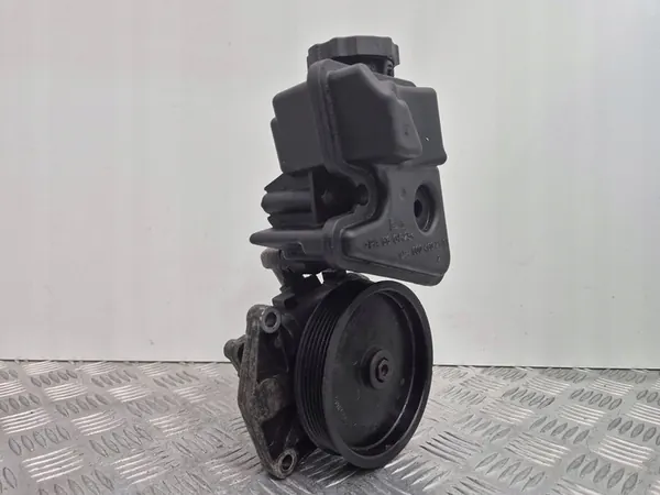 Mercedes W219 W221 Servostyrningspump A0054662001 image 2