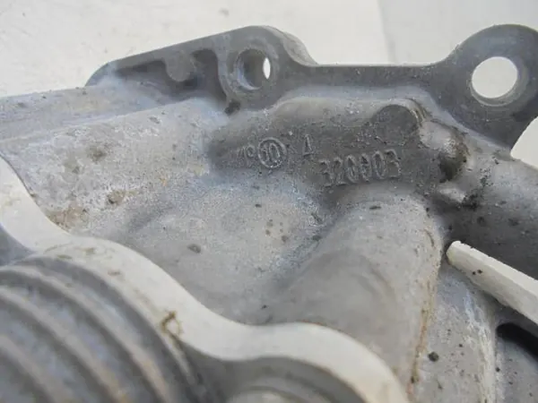 Käytetty Öljysuodinkotelo OEM 7 Citroen C3 Picasso image 5
