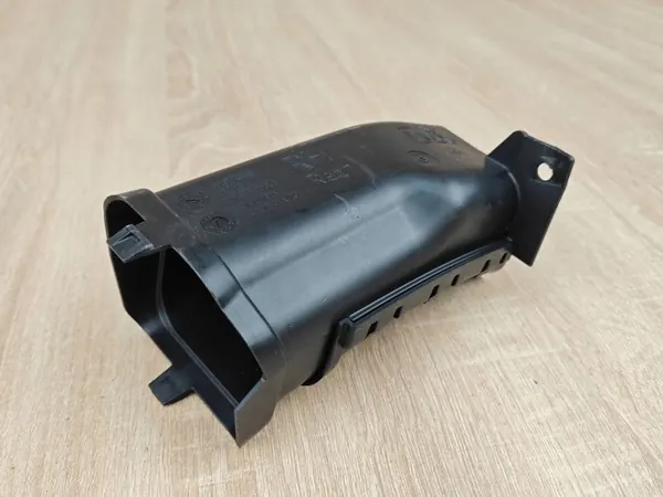 OEM 9477026 höger luftledare för BMW G26 G22 image 2