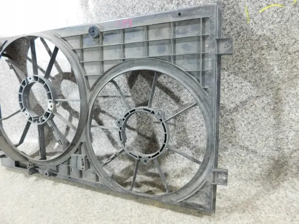 OEM 1k0121207m tuulettimen kotelo VW Golf V:lle image 3
