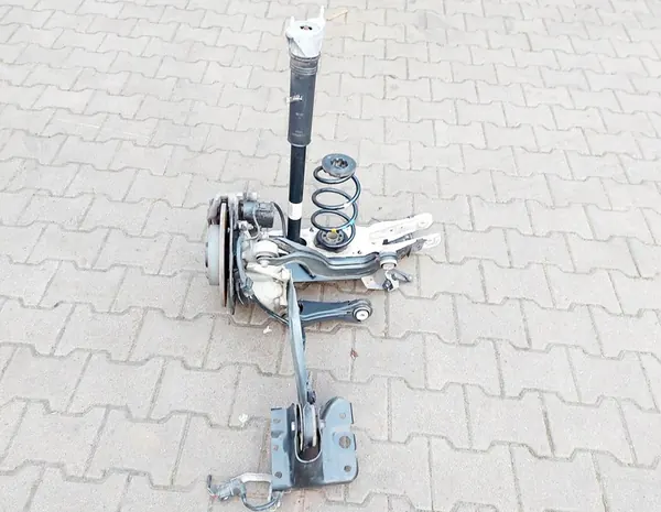 Mercedes B 247 CLA 118 Bakre Höger Styrled 2470600 image 2