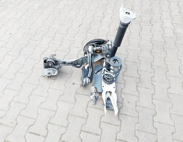 Mercedes B 247 CLA 118 Bakre Höger Styrled 2470600 image 3