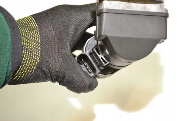 Válvula EGR Mercedes W211 W219 W221 3.0 CDI 00005320C2 image 3