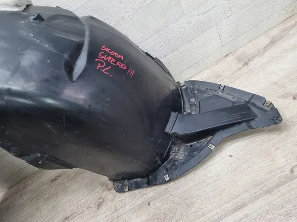 Front Left Wheel Arch Skoda Superb 3V0809957N image 3