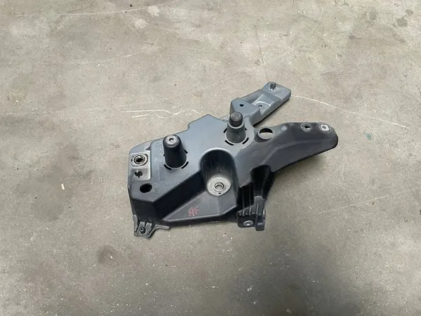 Höger skärmfäste Volvo XC60 II 32288929 image 2