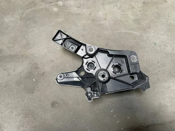 Höger skärmfäste Volvo XC60 II 32288929 image 3