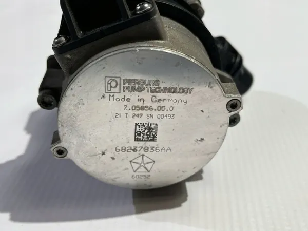 Bomba de circulação de água Chrysler OEM 68237836AA image 7
