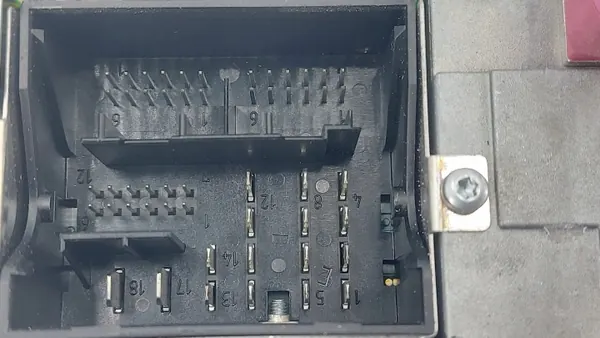 Radio CD Audi A1 I 8X 1.2 TFSI OEM 8X0035180F image 7