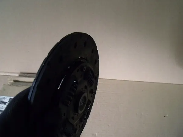 Kia Kytkinlevy 41100-26400 image 3