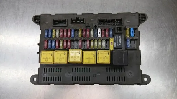 Komfortfäste OEM 53070143A för Land Rover Freelander image 2