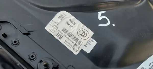 Jeep Wrangler JL Dörrklädsel OEM 6899986ABPT5 - Höger Bak image 3