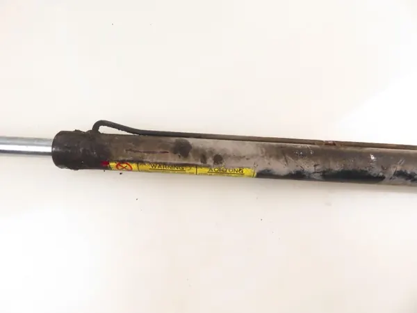 Cilindro elevador cabina Iveco OEM 98427951 - Usado image 3