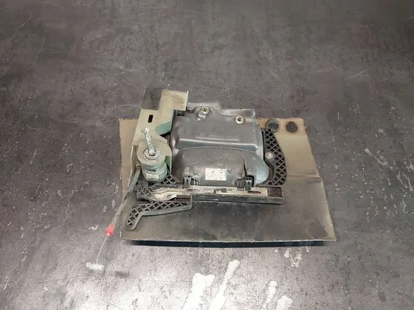 BMW E39 Etuvasen kahva OEM 51218245461 image 9