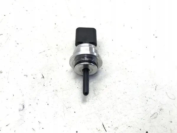 MAZDA CX-60 3.3 Oil Pressure Sensor HF0118541 image 2