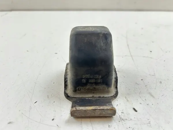 Toyota Hilux achterveer rubber OEM MAM84406 image 4