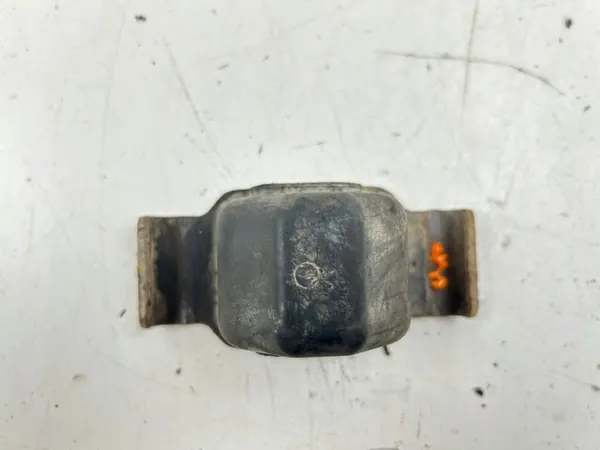 Toyota Hilux achterveer rubber OEM MAM84406 image 6