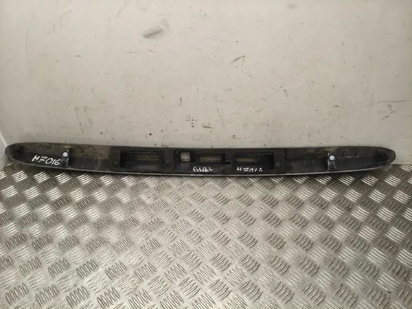 Détail de finition Renault OE 848103563R Kangoo III image 6
