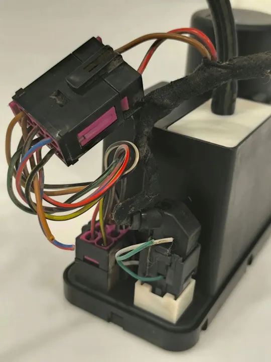 Keskitulppapumppu OEM 4A0862257C Audille image 5