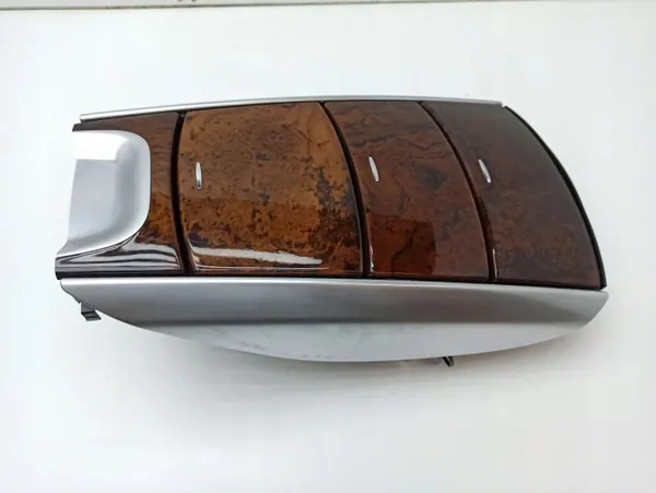 Mercedes-Benz R W251 Asbak OEM A2516801717 image 6
