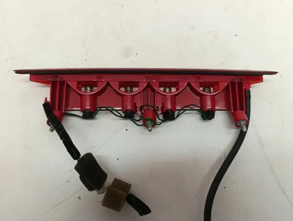 Kia Rio IV YB 2017- 3ª Luz Stop Tampão Porta-Malas OEM 82700H8010 image 5