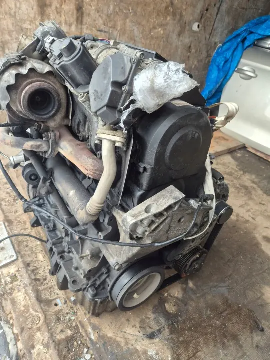 Motor usado VW Eos Passat B6 2.0 TDI OEM 1k087686754 image 8