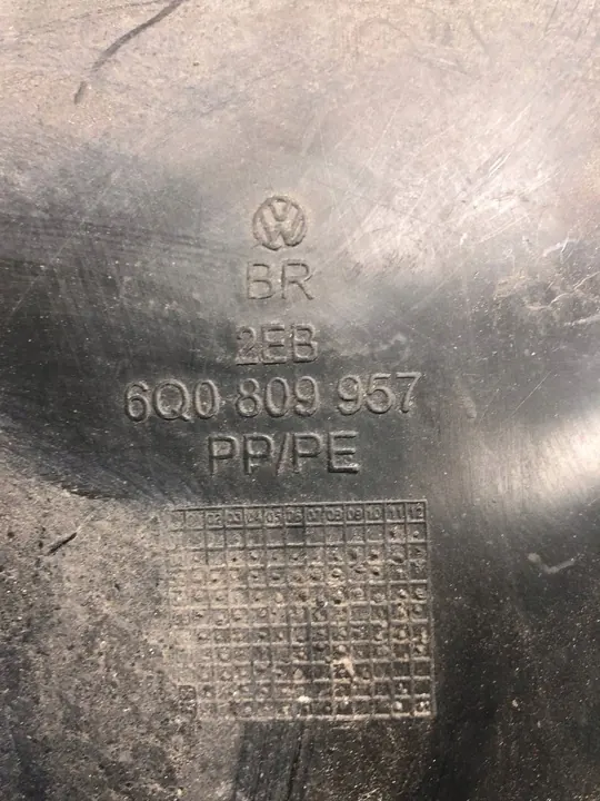 Vasen Etulokasuoja VW Polo IV 9N 6Q0809957 image 7