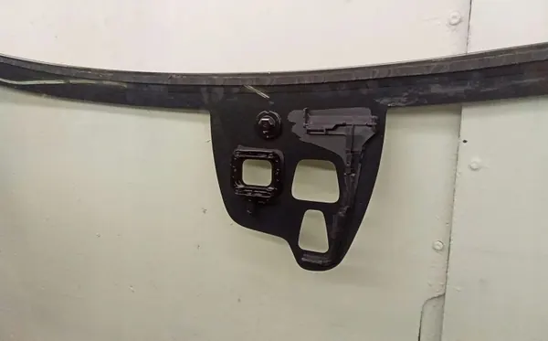Volvo S60 2012 Front Windshield OEM 43R010243 image 3