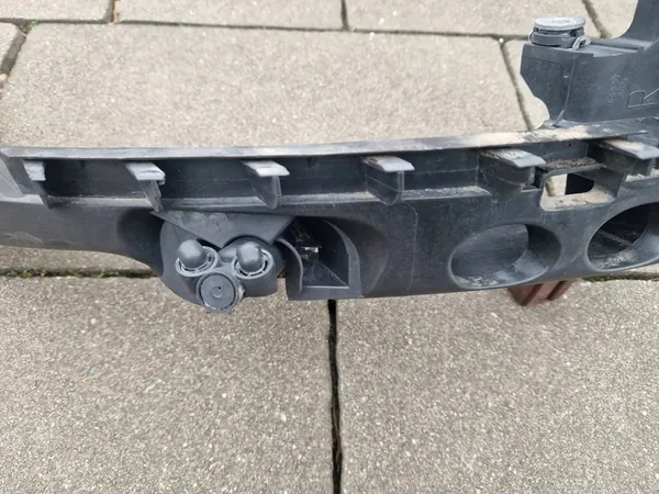 AUDI A3 8P LIFT Support de phare avant droit + laveur image 3