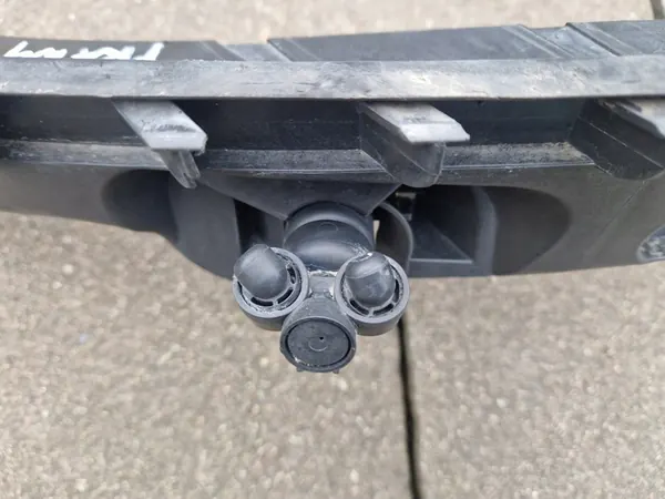 AUDI A3 8P LIFT Support de phare avant droit + laveur image 4