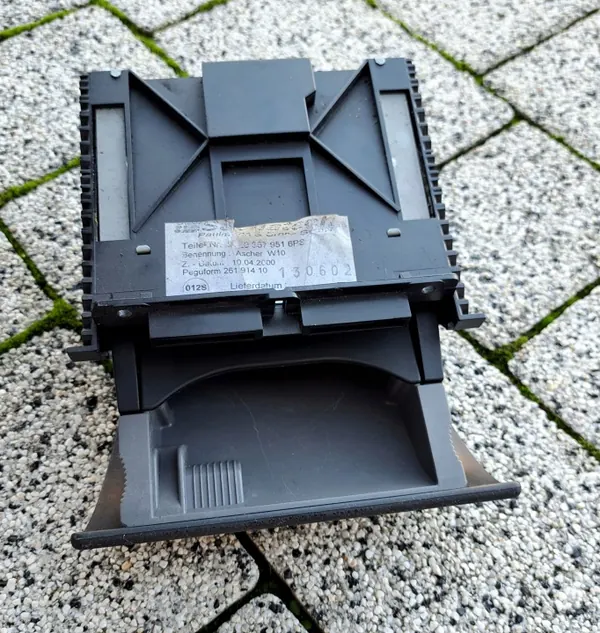 Cinzeiro Audi A2 99-05 OEM 8Z0857951 Preto image 3