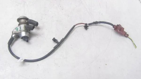 Inyector AdBlue Audi OEM 04L131113G para Q3 2.0D image 2