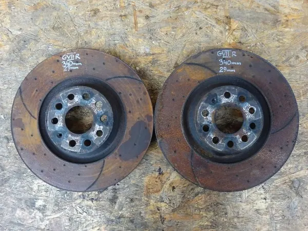 Troca de Freios Dianteiros GOLF VII R 2.0 TSI 4MOTION 340mm image 6