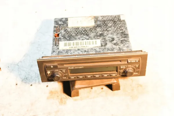 Changer CD Audi OEM 8E0035186J pour A4 B6 1.8L image 2