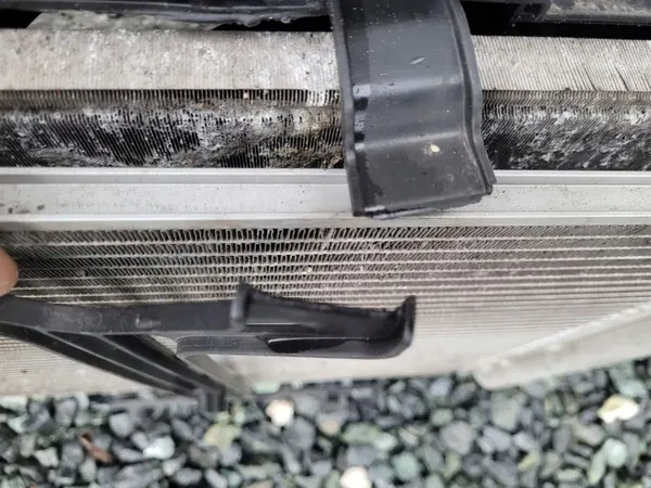 Complete Radiator OEM 9806313580 voor Peugeot Partner image 7