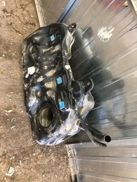 Tanque combustível Hyundai Tucson OEM 31150N7000 - Usado image 2