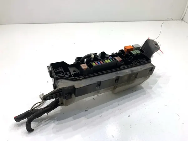 Caja de fusibles Toyota Corolla E13 04-09 1.6 110CV OEM LORK-551-18039 image 3