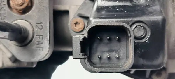 Bromsventil Scania OE OEM 1867518 - Begagnad image 3