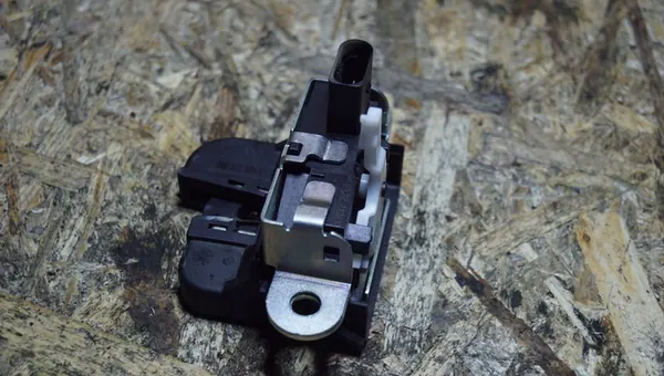 Bagagelås VW Passat B6 Kombi, 2006 image 6