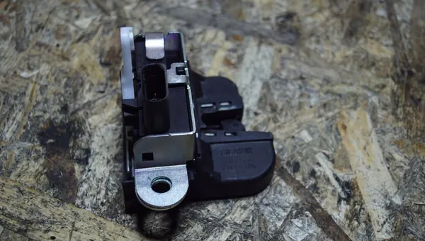 Bagagelås VW Passat B6 Kombi, 2006 image 7