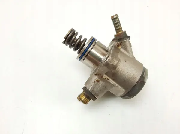 Hochdruckkraftstoffpumpe Audi A8 S8 D4 2012 079127025T image 3