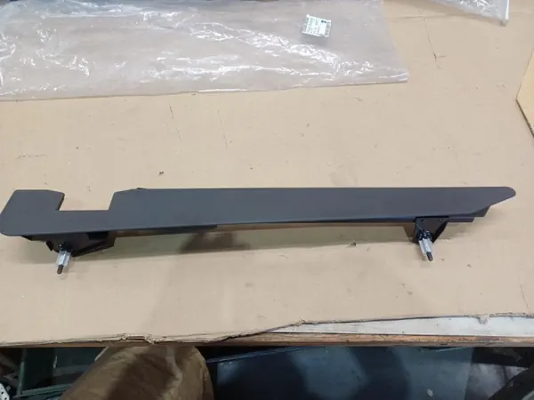 Support d'étagère Opel Astra F Caravan OEM 90431505 image 2