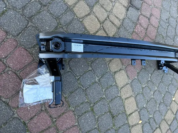 VW GOLF VIII 5H0 - Etupalkki OEM image 2