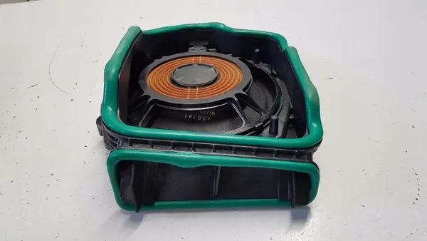 Altavoz grave derecho BMW 7 2017 OEM 6801076 - Usado image 4