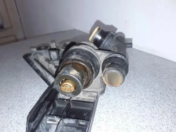 BMW moottoritilan osat OEM 1436251 3.0L diesel image 4