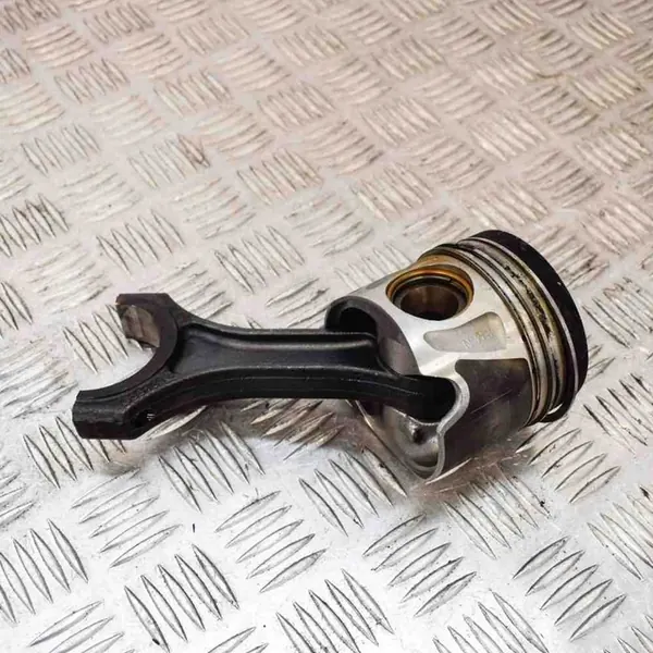 Kolv Mercedes-Benz E (W212) 2.1L 2010 A6510300020 image 2