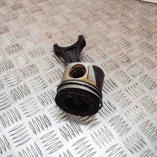 Kolv Mercedes-Benz E (W212) 2.1L 2010 A6510300020 image 3