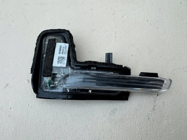 OEM VOLVO XC90 II XC60 V90 V60 14R- Blinker Links image 2