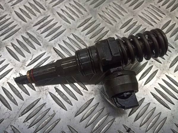 OEM 0414720037 038130073A pyyhkijäpumppu SEAT Ibiza III image 2