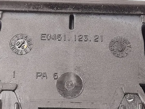 Accoudoir console avant OEM A2116802084 Mercedes E W211 image 9