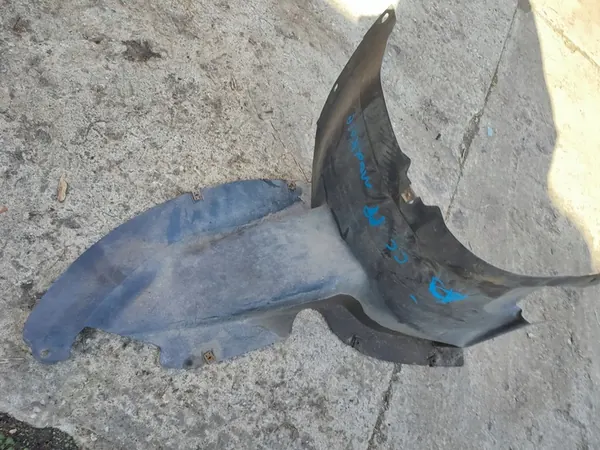 Etummaisen oikean pyöräkoteloverhoilu VW Passat CC OEM 3C8805912B image 3